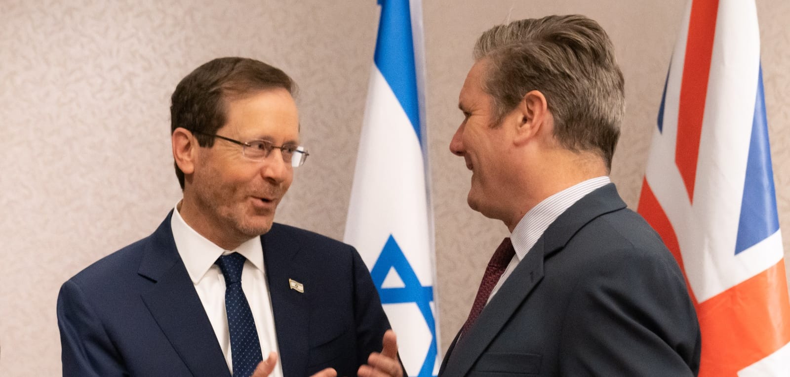 Imagen de archivo de una reunión bilateral entre el primer ministro británico Keir Starmer y su homólogo israelí Isaac Herzog. Foto: Keir Starmer (X).