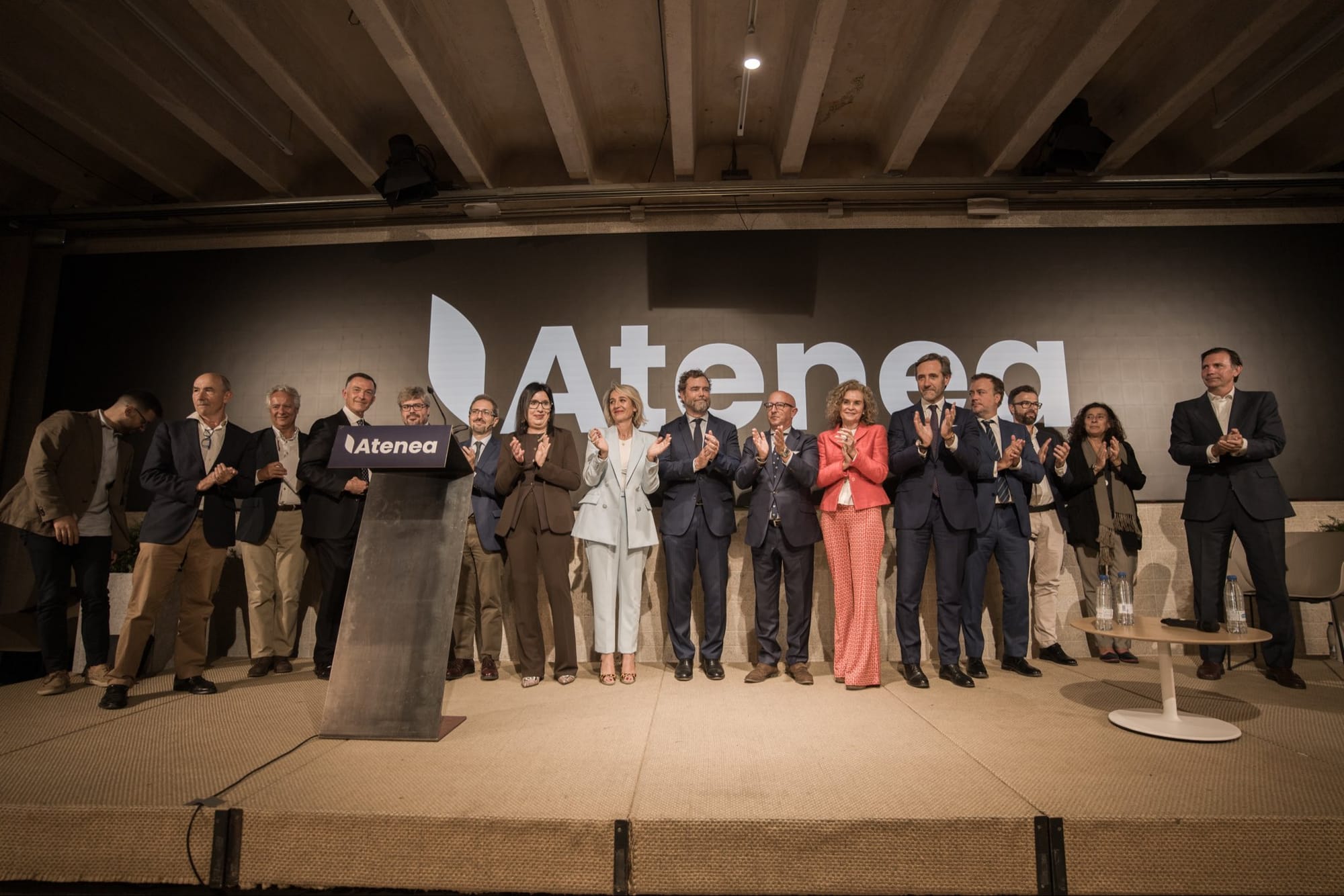 Presentación del think tank Atenea. Foto: @ivanedlm (X)