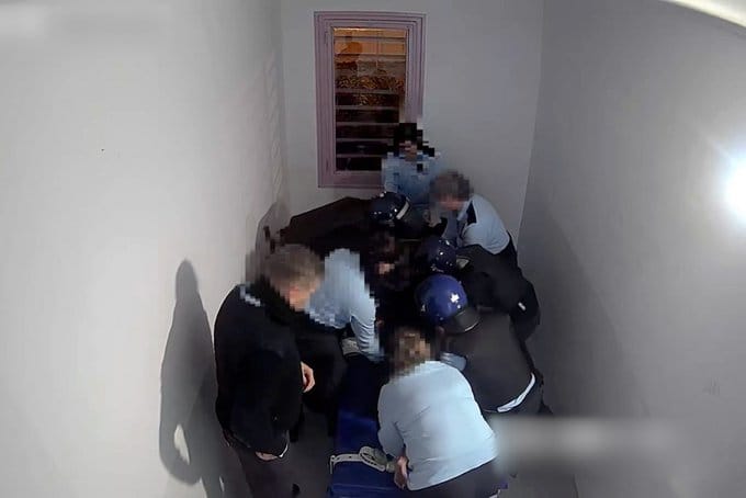 Contención a una presa de la cárcel catalana de Brian 1. Foto: La Directa