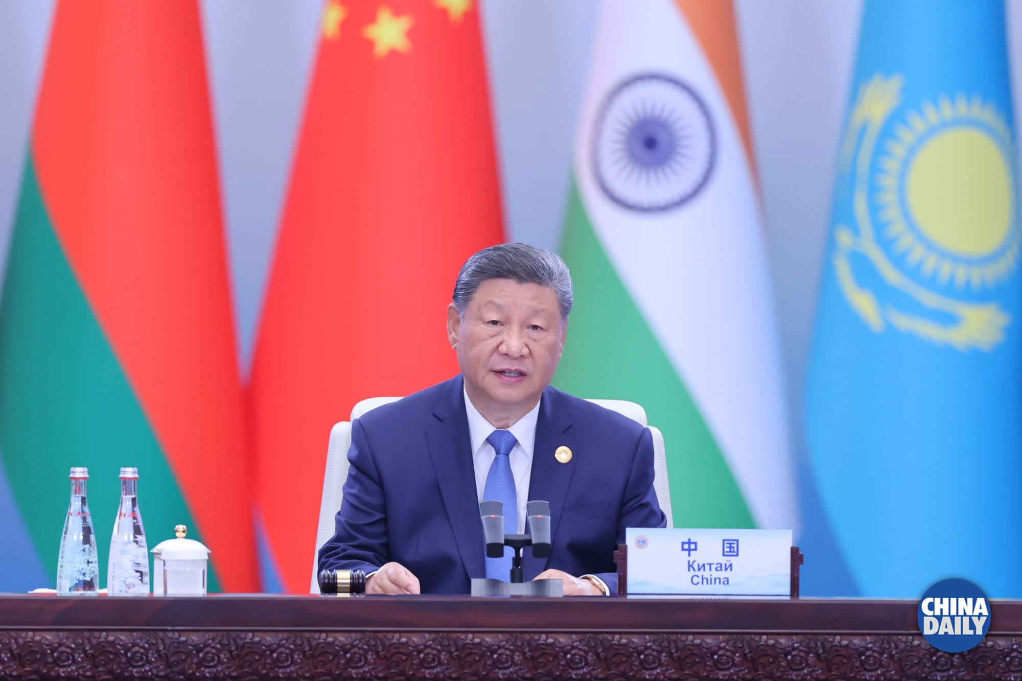 El presidente chino, Xi Jinping, interviene en la reunión de la Organización de Cooperación de Shanghái (OCS) Plus en la de Tianjin, en el norte de China, el 1 de septiembre de 2025.
