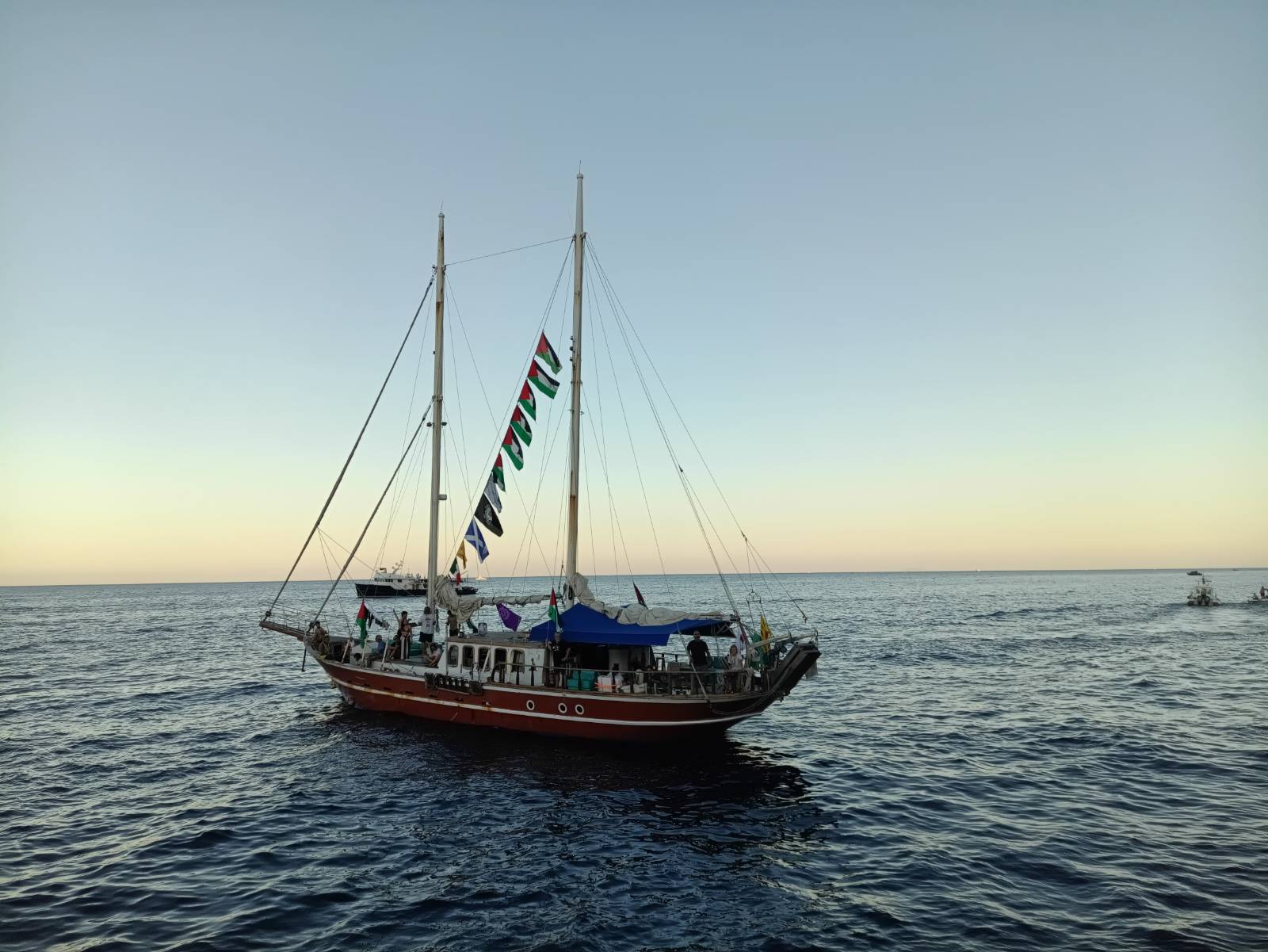 Uno de los barcos de la Global Sumud Flotilla. Foto: @nestorpa99 (X)