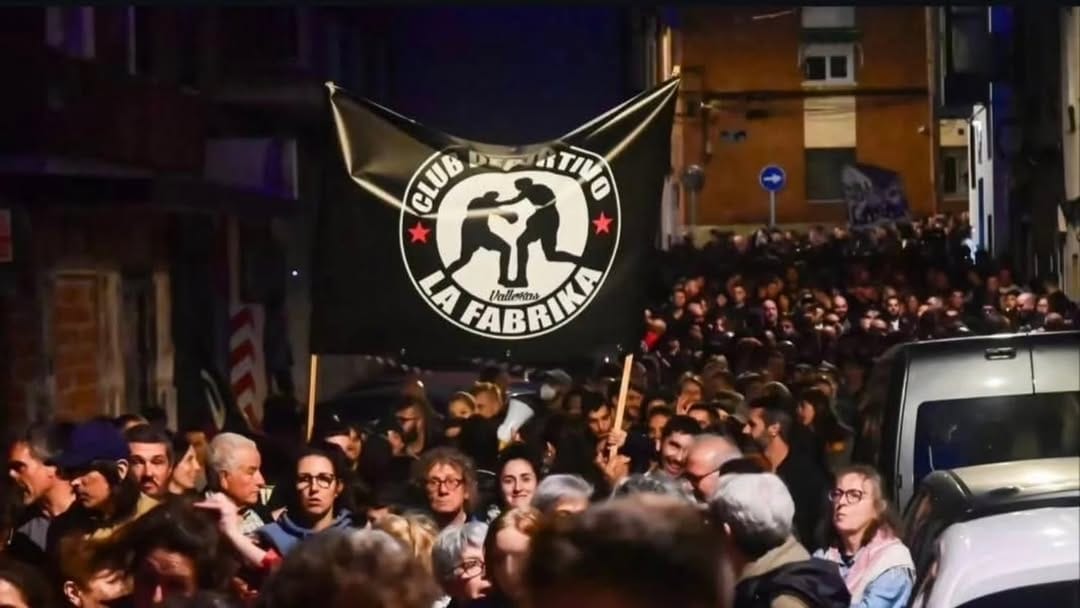 Manifestación en favor del Club Deportivo La Fábrika en Vallecas. Foto: @boxeolafabrikadevallekas (Instagram)