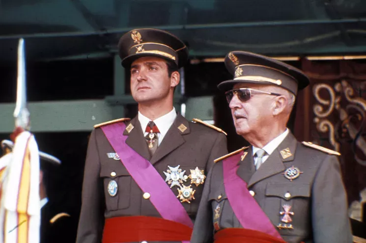 Imagen de archivo de Juan Carlos I y Francisco Franco en 1974. Foto: Getty