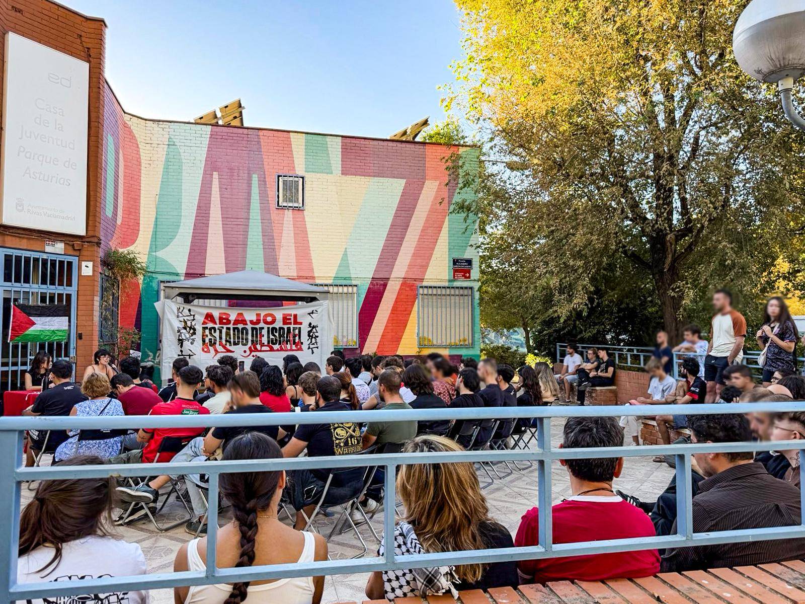Charla de CJS en Rivas bajo el título 'Entender la causa palestina, derrocar el imperialismo'. Foto: CJS