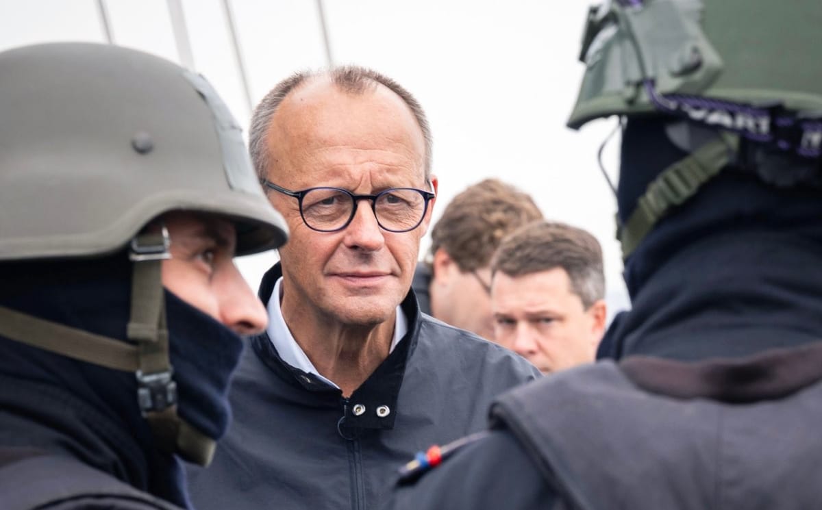 El canciller alemán Friedrich Merz ante soldados alemanes. Foto: @bundeskanzler (X)