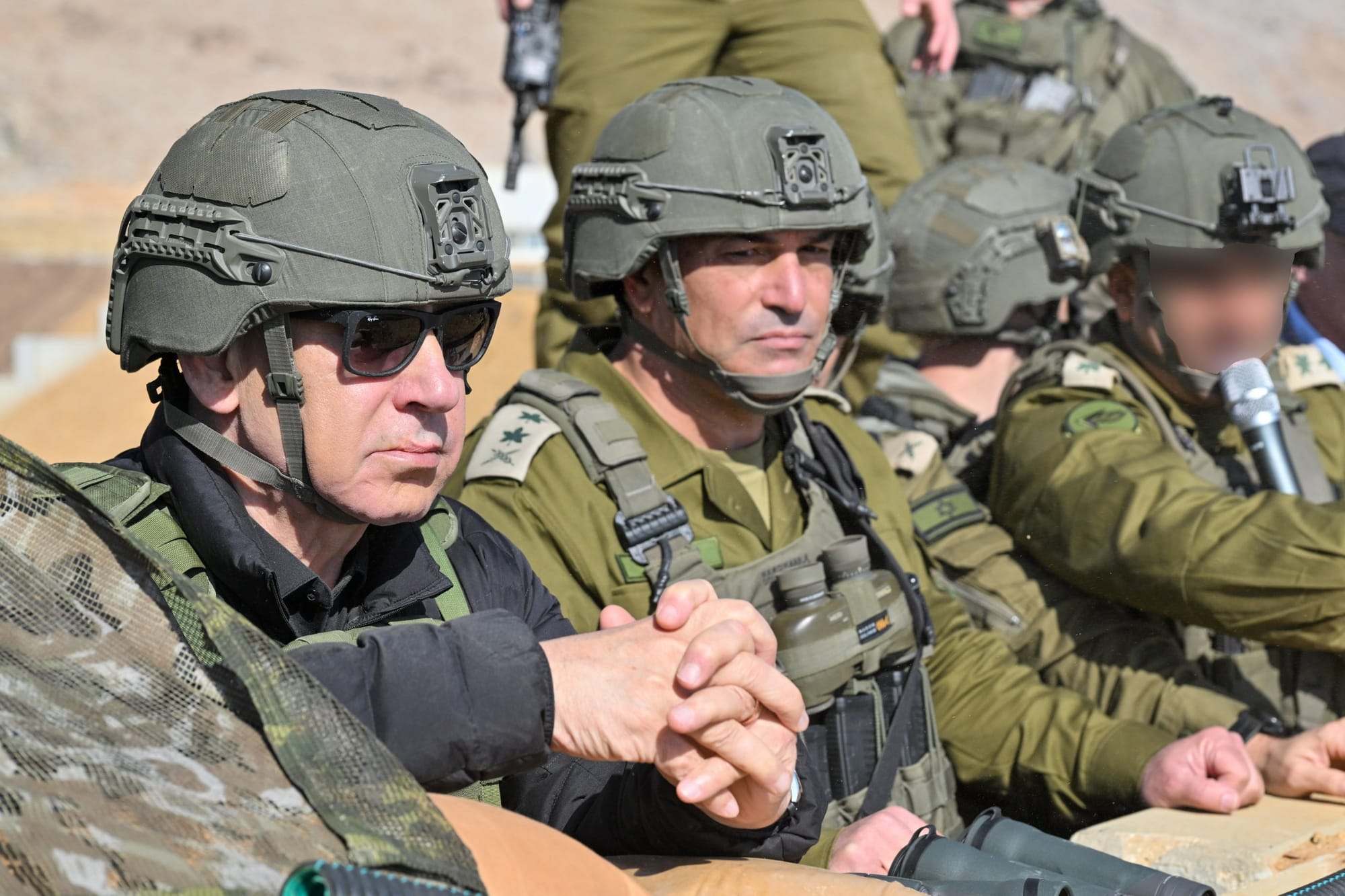 Netanyahu junto a soldados del ejército israelí en la Siria ocupada. Foto: N/D