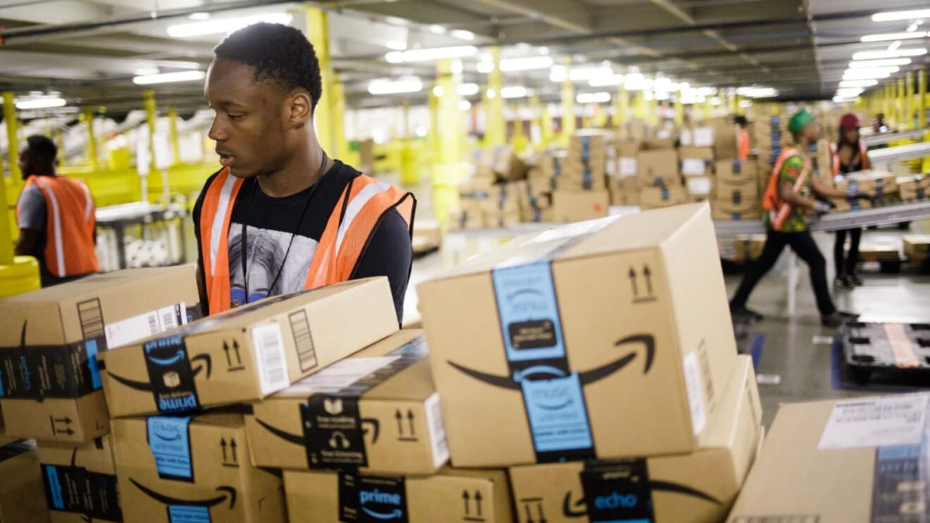 Imagen de archivo de un trabajador de Amazon. Foto: Amazon News