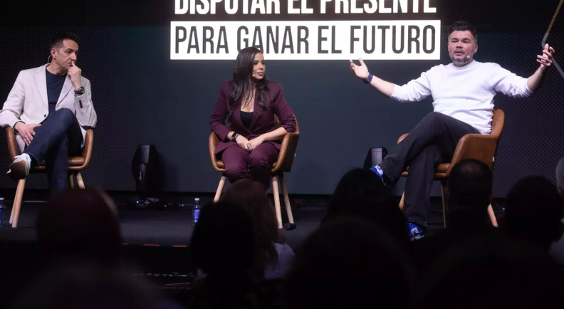 Acto de Gabriel Rufián y Emilio Delgado en Madrid. Foto: N/D