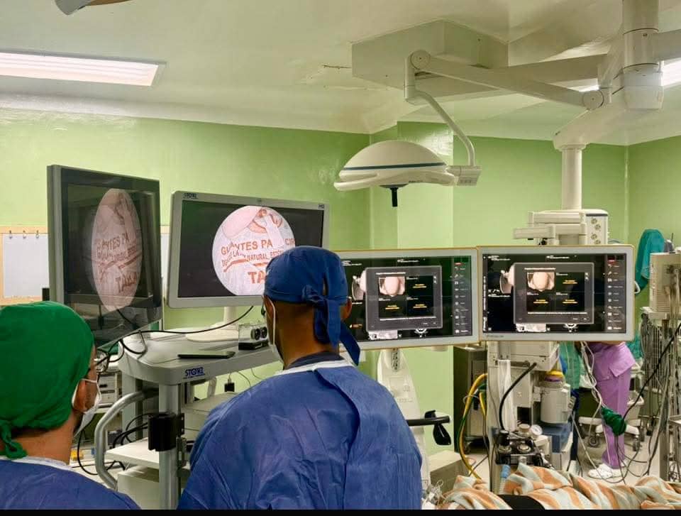 Imagen de archivo de una cirugía a un niño en Cuba. Foto: @MINSAPCuba (X)