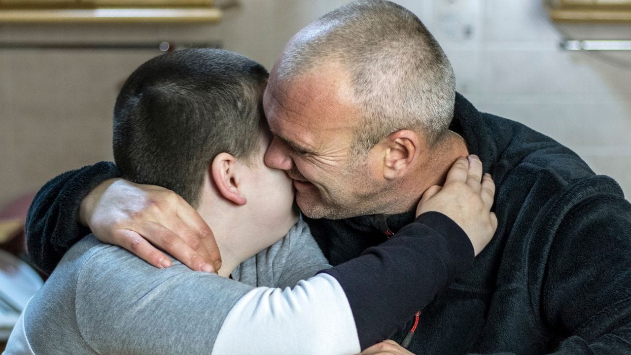 Imagen de archivo de un padre de un hijo con autismo. Foto: Licencia Adobe Stock vía Tododisca