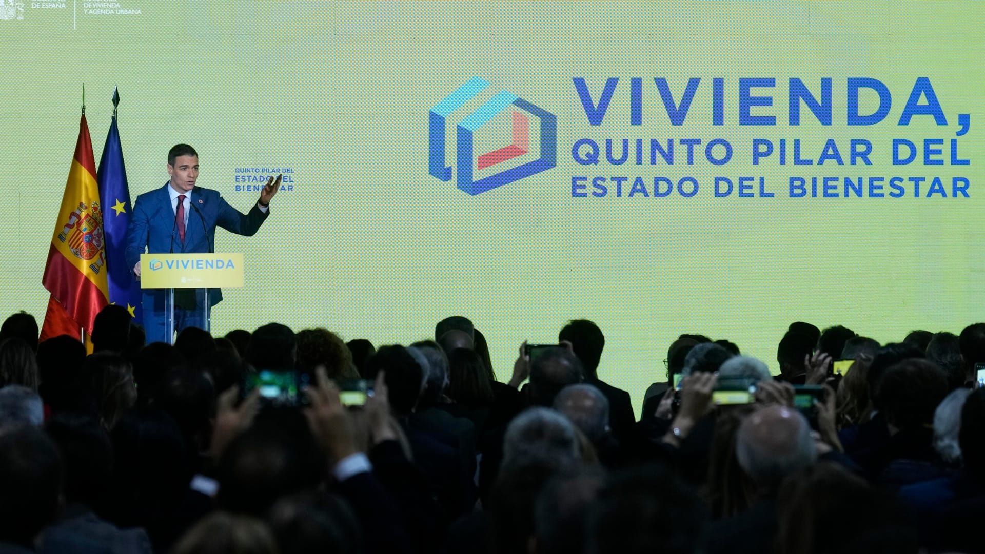 El presidente español, Pedro Sánchez, clausura el foro 'Vivienda: quinto pilar del Estado del bienestar' en Madrid. Foto: trtespanol.com