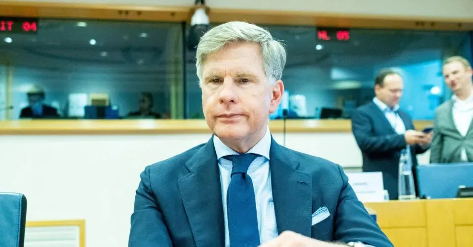 El secretario general del grupo de Abascal en Bruselas, denunciado por el desvío de 4,3 millones de euros públicos