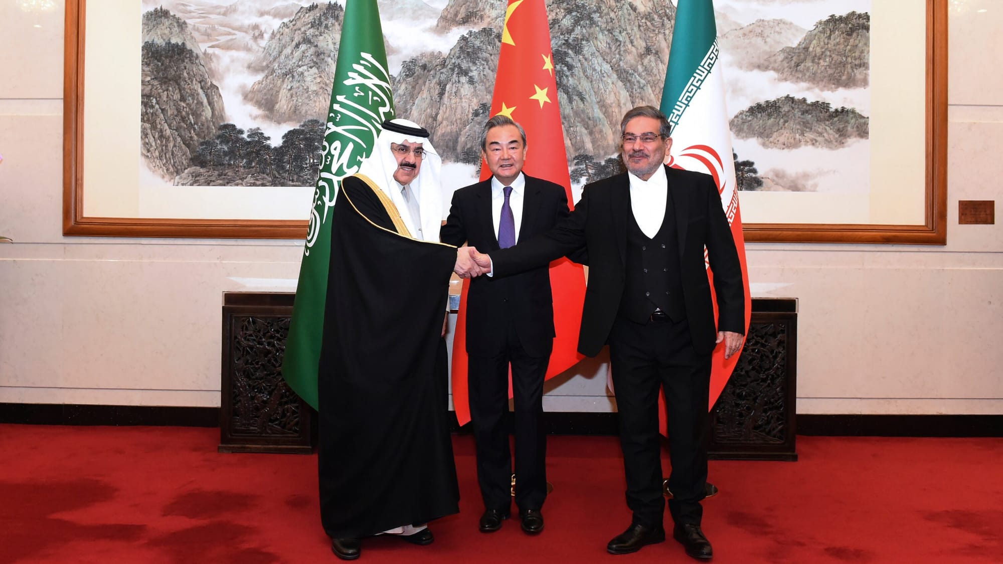 Imagen de archivo de una reunión diplomática entre Arabia Saudí, China e Irán. Foto: sbmintel.com 