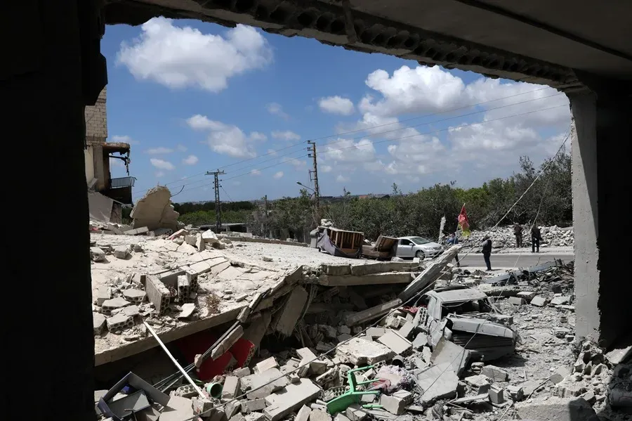 Vista de edificios destruidos por un ataque israelí sobre la ciudad de Maaroub, al sur de Líbano, este 15 de junio de 2026. Foto: EFE-Wael Hamzeh