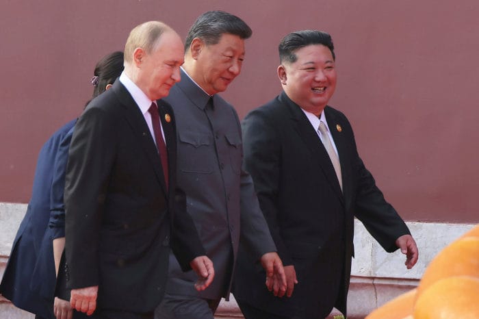 Putin, Xi Jinping y Kim Jong Un en Pekín, diciembre de 2025.