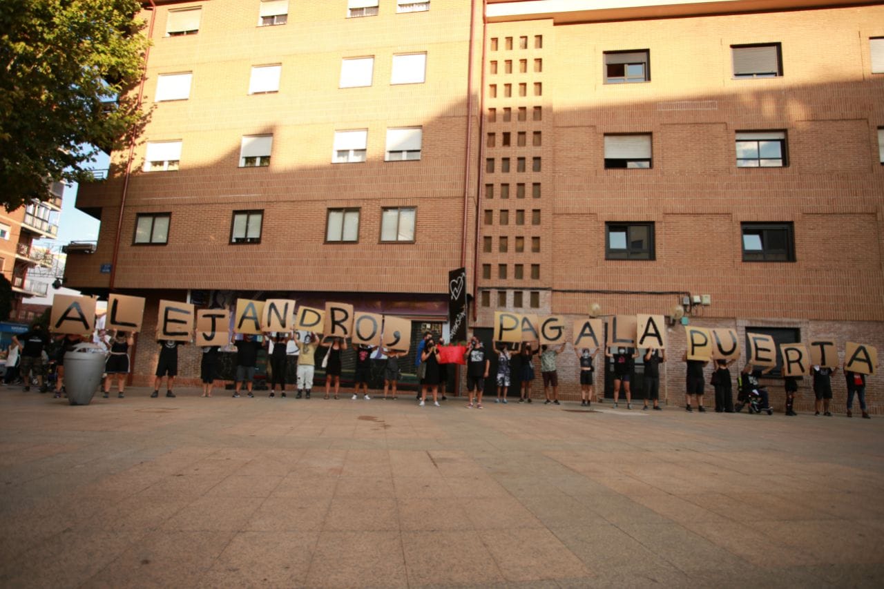 Imagen de archivo de un acto reivindicativo contra el desalojo de La Casika en Móstoles. Foto: vía @CSOlaCasiKa (X)