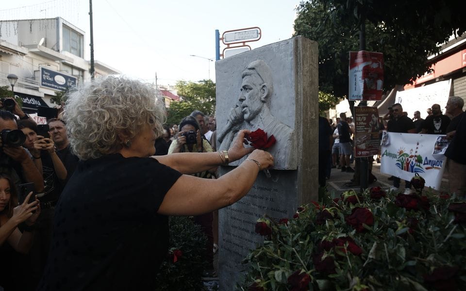 Magda Fyssa, madre del rapero antifascista asesinado Pavlos Fyssas, en el homenaje a su hijo. Foto: Kathimerini