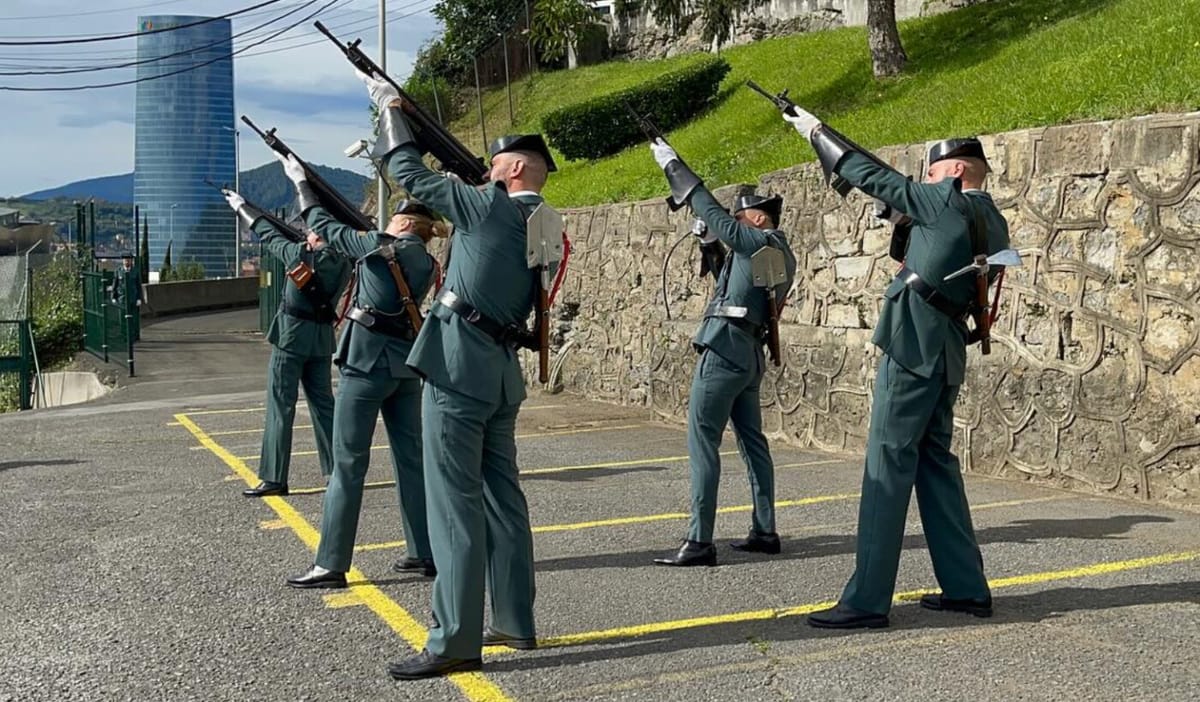 Imagen de archivo de acto de la Guardia Civil en el cuartel de Bilbo. Foto: Guardia Civil.