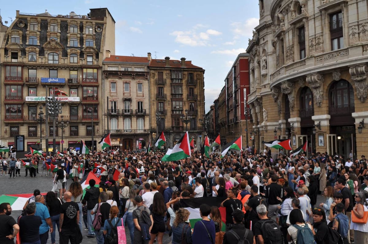 Concentración de Palestinarekin Elkartasuna en Bilbo contra el Estado de Israel y sus cómplices occidentales. Foto: Gedar Langile Kazeta