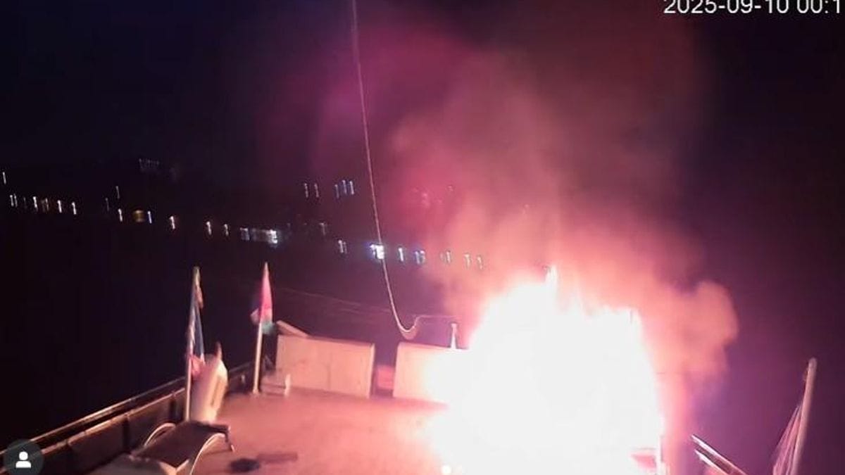 Incendio en la embarcación Alma de la Global Sumud Flotilla tras ataque con drones. Foto: N/D