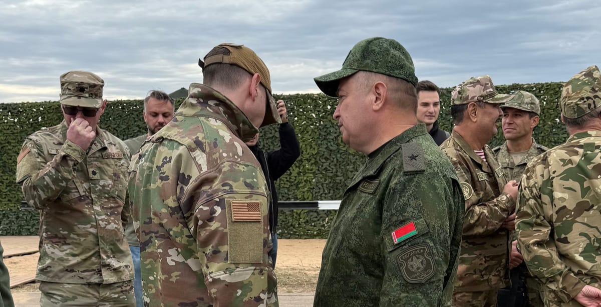 Oficiales estadounidenses y bielorrusos en las maniobras conjuntas entre Rusia y Bielorrusia. Foto: Ministerio de Defensa de Bielorrusia.