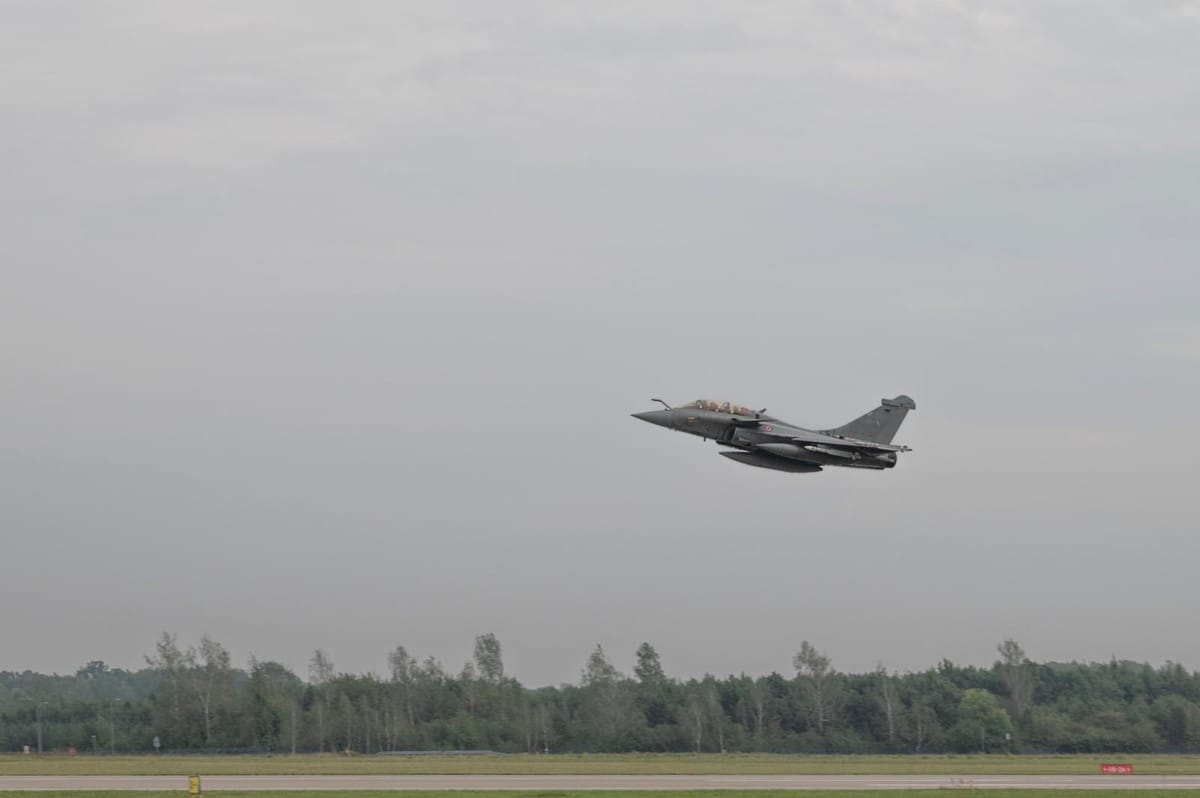 Imagen de archivo de un caza de la fuerza aérea polaca. Foto: @sentdefender (X)