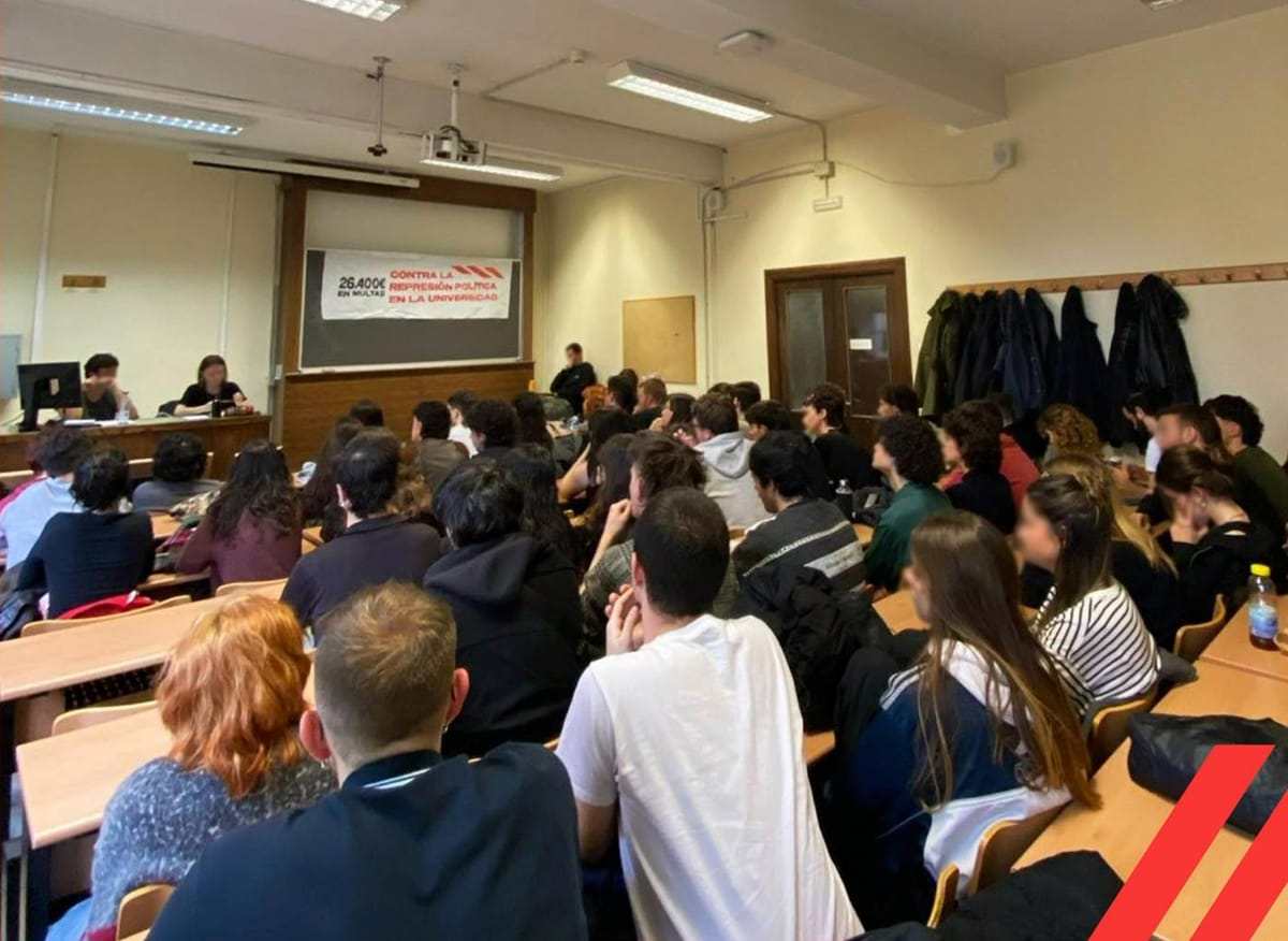 Imagen de archivo de una charla de Hibris,Asamblea de la Juventud Trabajadora en la Facultad de Geografía e Historia (UCM). FOTO: HIBRIS