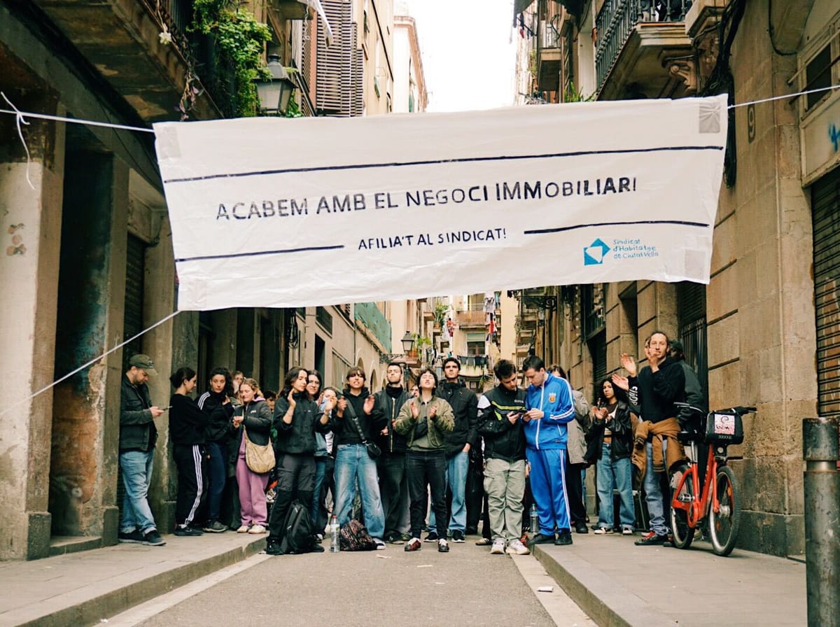 Protesta del Sindicat d'Habitatge Socialista de Catalunya contra un desahucio. FOTO: SHSC