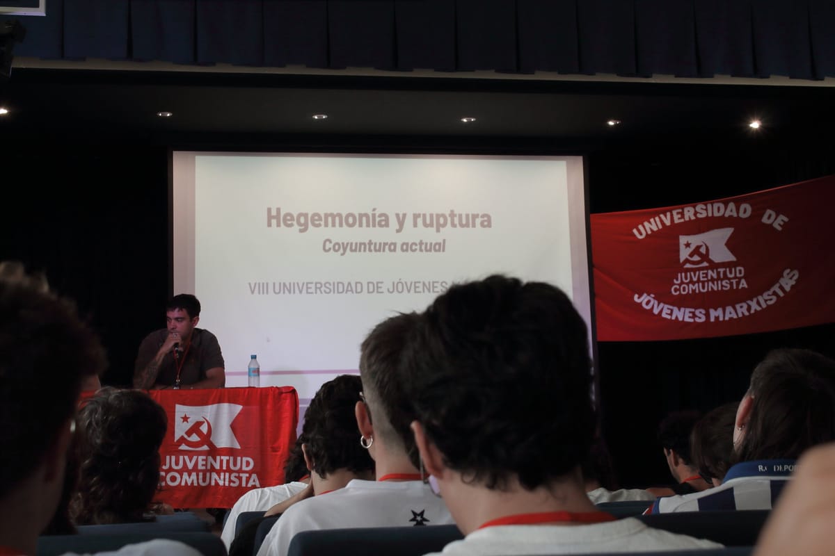 Agresión fascista a un militante de la UJCE en León