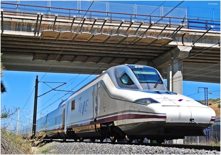 Imagen de archivo de un tren del AVE. Foto: Javier Civantos, @FJCivantos (X).