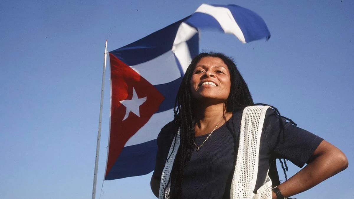 Imagen de archivo de Assata Shakur en Cuba en 1998. Foto: Shobha Battaglia