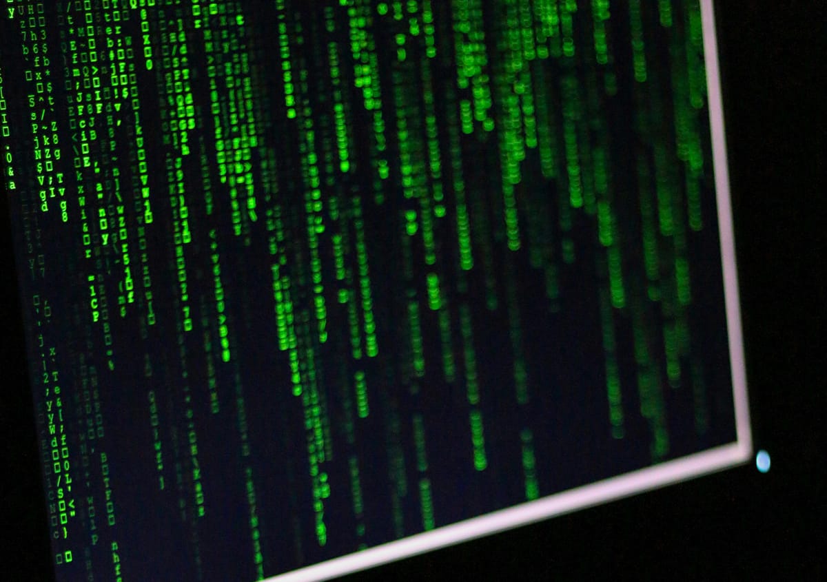 Imagen de archivo de un monitor. Foto: Glen Carrie/Unsplash.