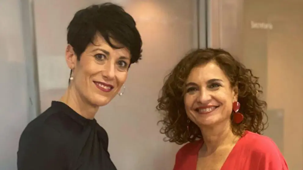 Elma Saiz y María Jesús Montero. Foto: Gobierno de Navarra.
