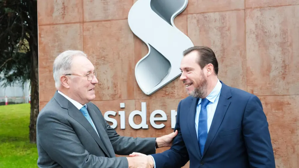 José Antonio Jainaga (Sidenor) y Óscar Puente (Ministerio de Transportes). Foto: Ministerio de Transportes.