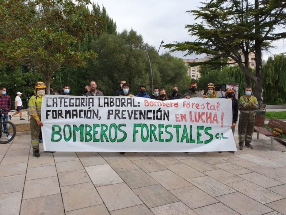 Bomberos forestales de Castilla y León se manifiestan por sus condiciones laborales. Foto: poderpopular.info