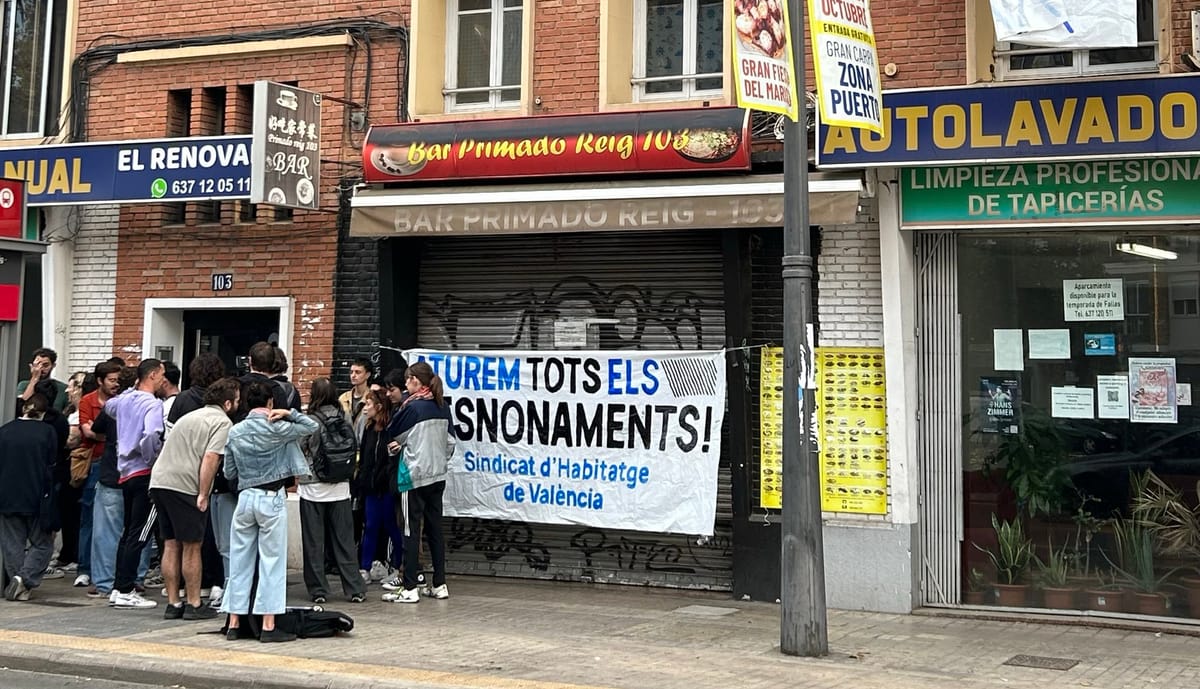 Imagen de archivo del Sindicat d'Habitatge de València durante una convocatoria contra un desahucio. Foto: @SdHValencia (X)