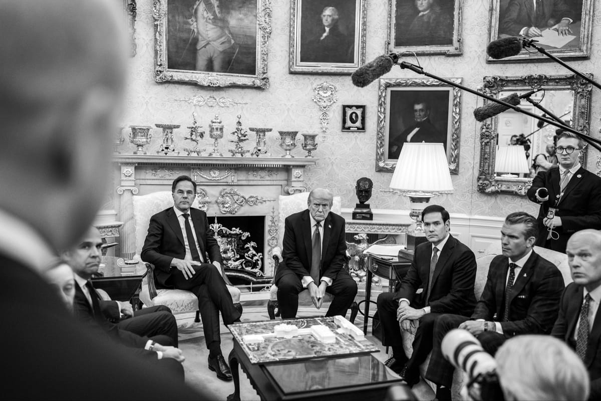Miembros del Gobierno estadounidense reunidos con el secretario general de la OTAN, Mark Rutte, en la Casa Blanca. Foto: White House (X)