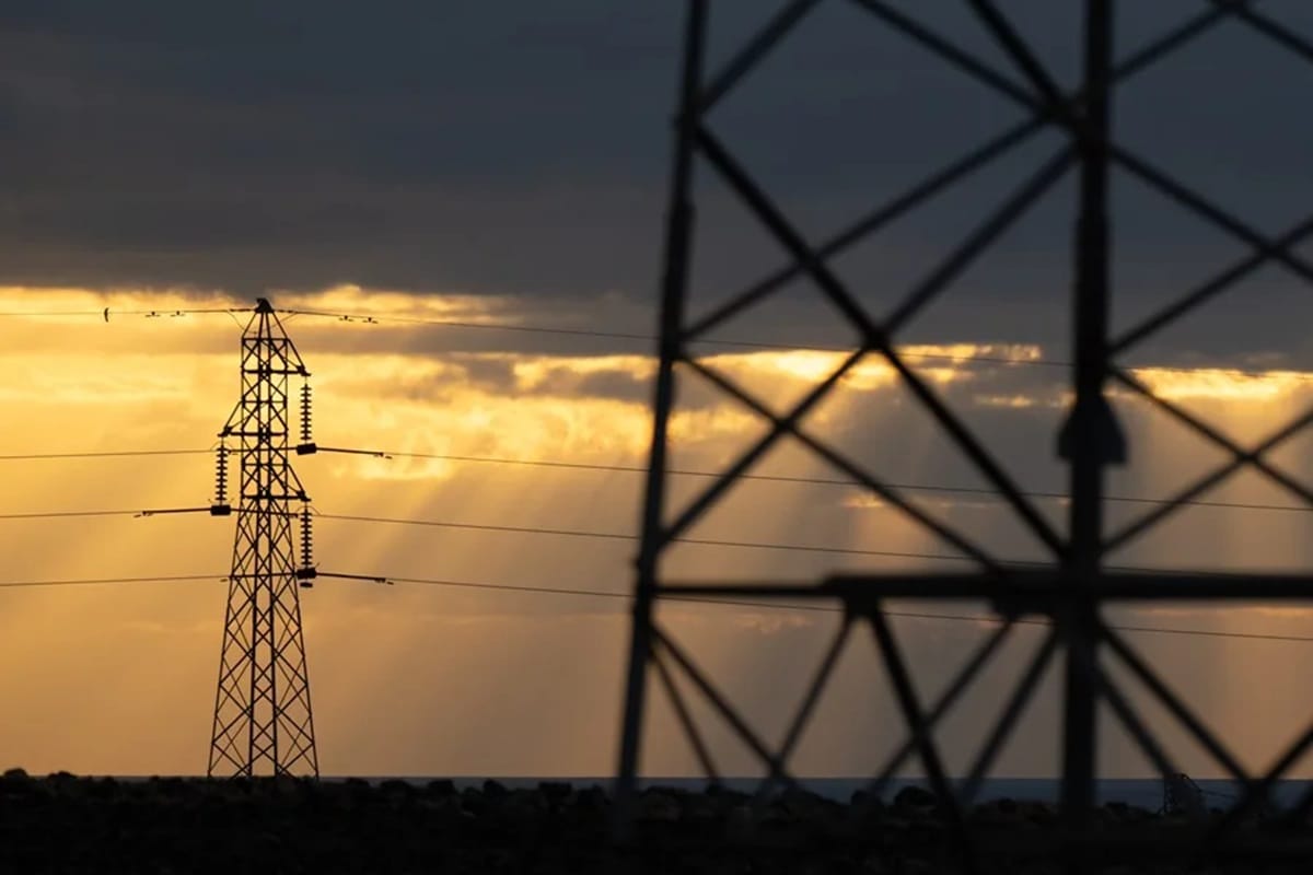 Nuevas "oscilaciones críticas" en el sistema eléctrico se suman al apagón de abril, aún sin resolver