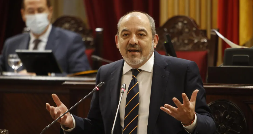 Sergio Rodríguez portavoz parlamentario de Vox en Illes Balears. Foto: @NoaGresiva (X)