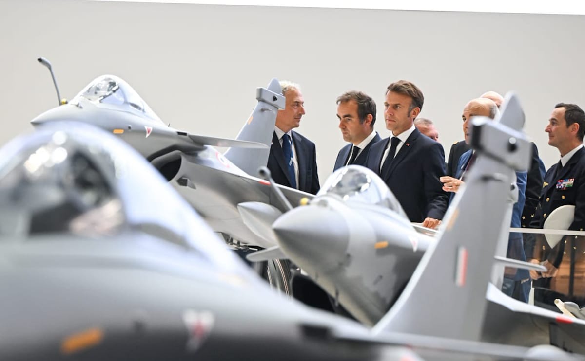 Imagen de archivo del ex primer ministro Sébastien Lecornu, junto al presidente Emmanuel Macron. Foto: @SebLecornu (X)