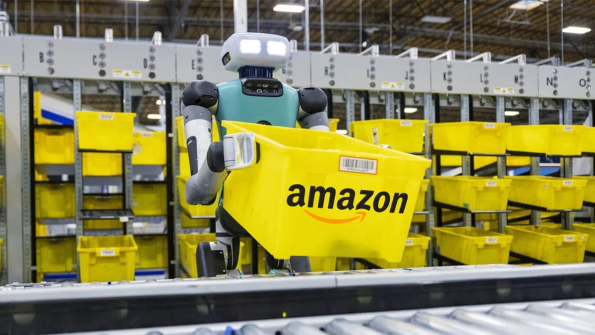 Un robot en una fábrica de Amazon. Foto: peruretail.com