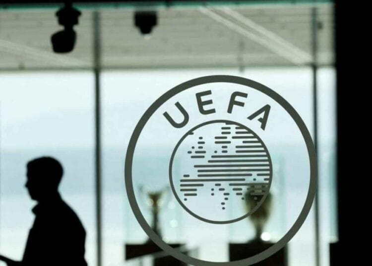 Imagen de archivo del logo de la UEFA. Foto: Reuters