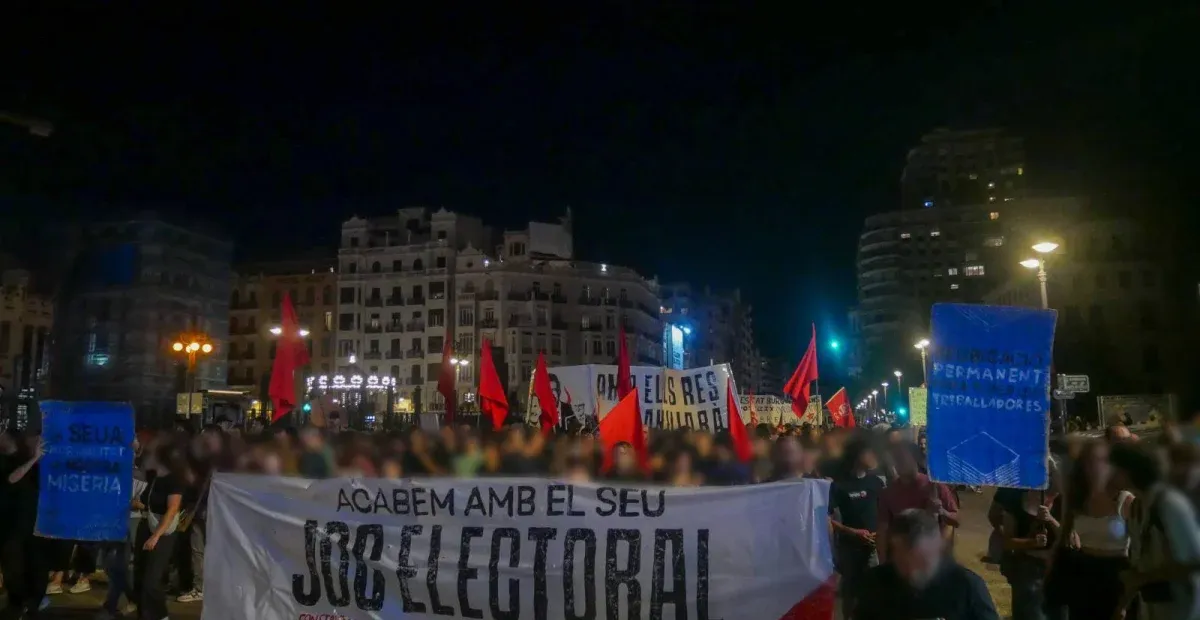 Bloque de la Organització Juvenil Socialista del País Valencià en la manifestación por la DANA. Foto: OJS