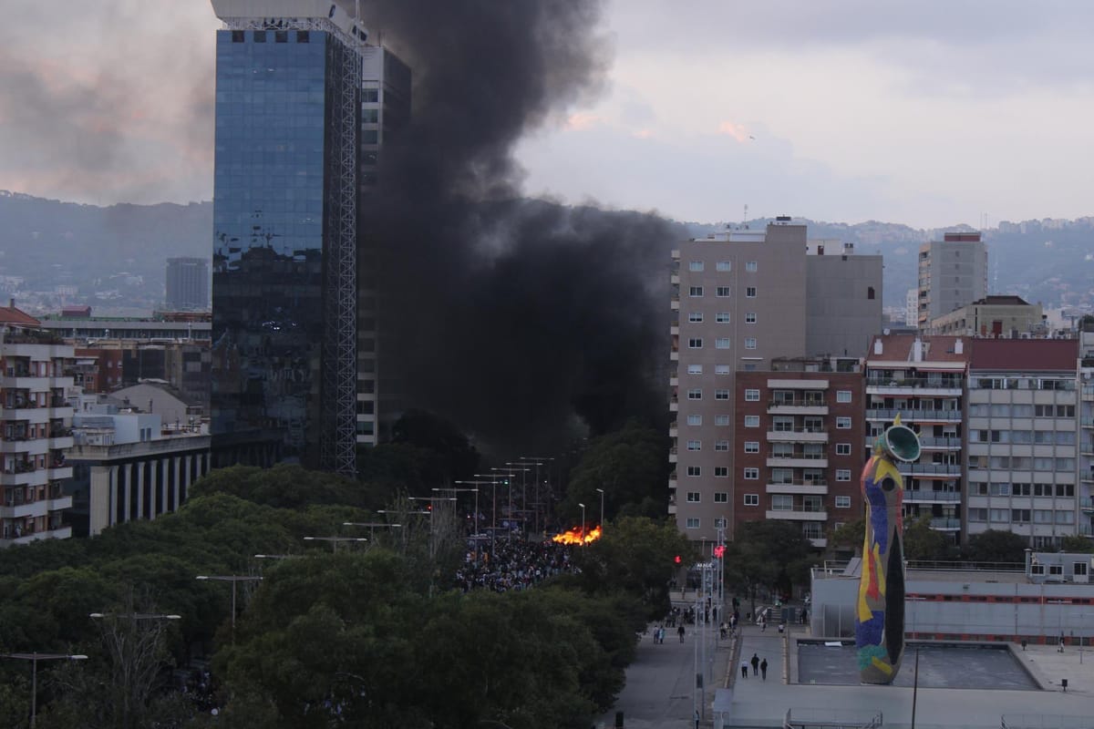 Disturbios en Barcelona durante la huelga por Palestina del 15 de octubre. Foto: OJS