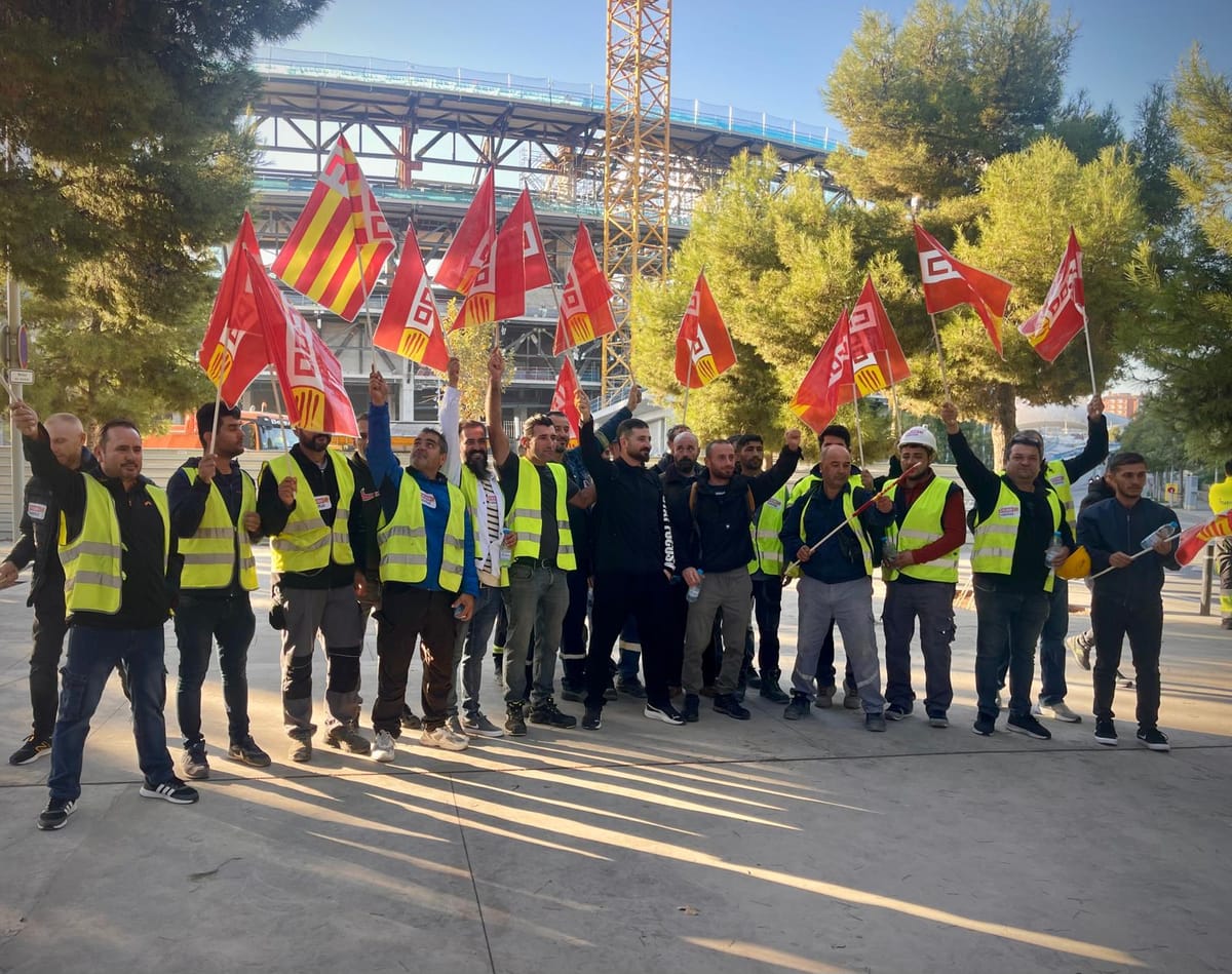 Trabajadores del Camp Nou denuncian explotación laboral ilegal
