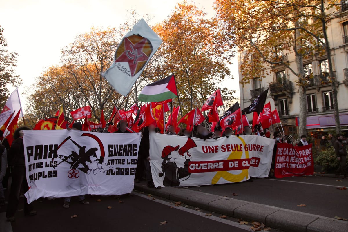 Manifestación en París denuncia el rearme francés y exige salida de la OTAN