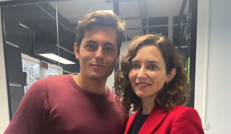Imagen de archivo de Vito Quiles e Isabel Díaz Ayuso. Foto: N/D
