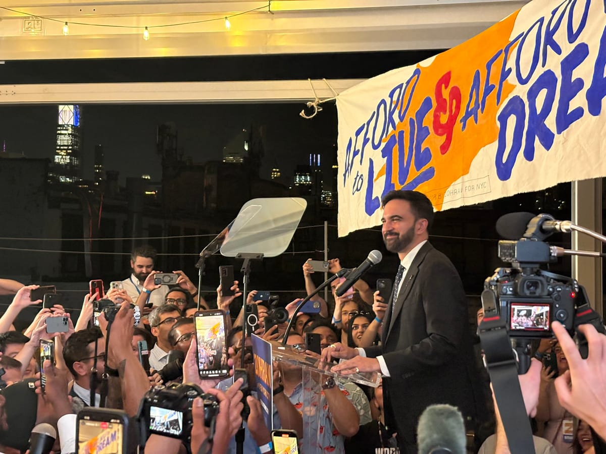 Zhran Mamdani, candidato demócrata a la alcaldía de Nueva York, celebra su triunfo. Foto: Zohran Mamdani (X)