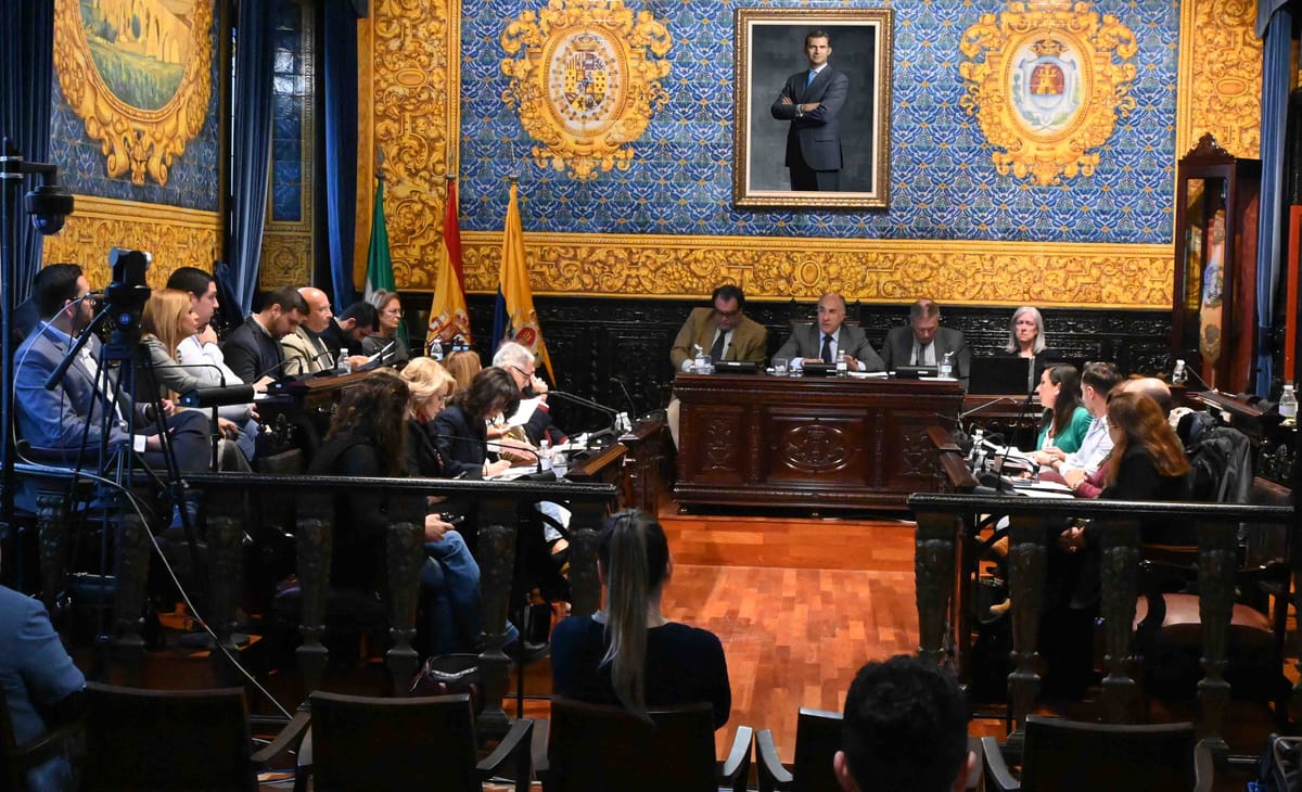 El Ayuntamiento de Algeciras cierra hostales que acogen a personas migrantes africanas