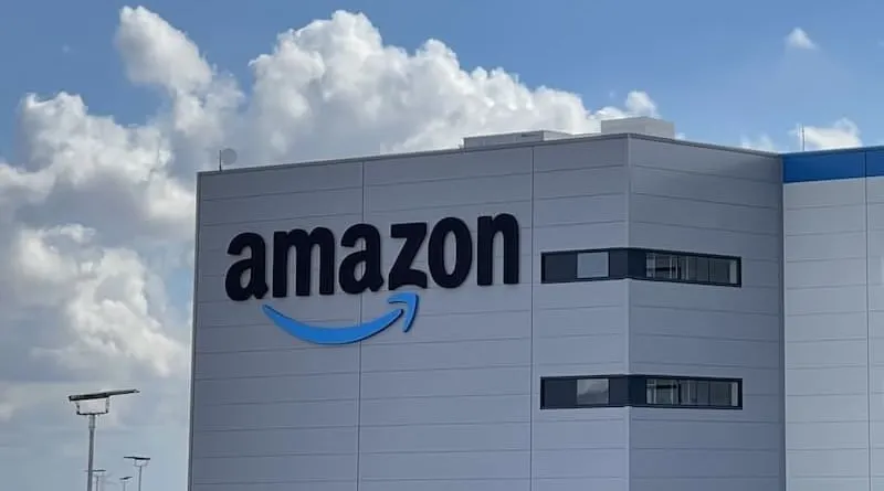 El centro logístico robotizado de Amazon en Corvera (Murcia). Foto: trecebits.com